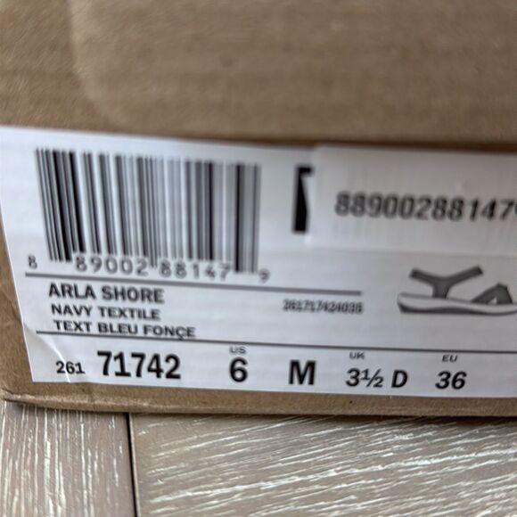 Clark’s Arla Shore navy sandal NWT in box - Picture 6 of 11